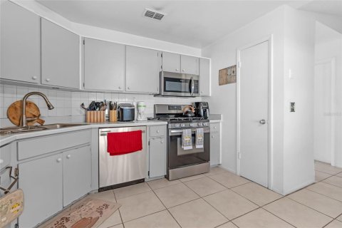 House in Kissimmee, Florida 3 bedrooms, 153.85 sq.m. № 1835566 - photo 18