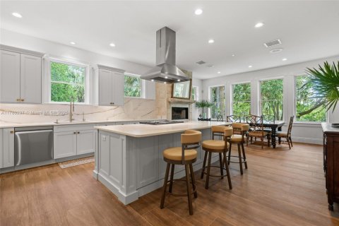 Casa en venta en Estero, Florida, 5 dormitorios, 371.61 m2 № 1697941 - foto 12