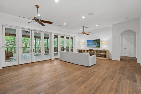 Casa en venta en Estero, Florida, 5 dormitorios, 371.61 m2 № 1697941 - foto 11