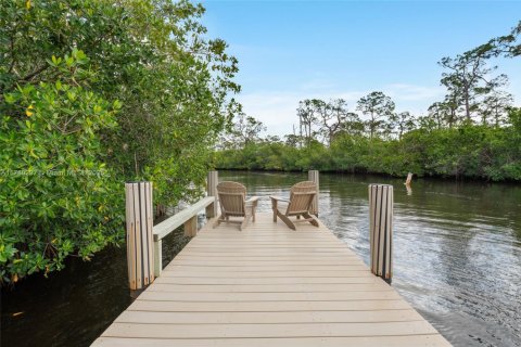Casa en venta en Estero, Florida, 5 dormitorios, 371.61 m2 № 1697941 - foto 3