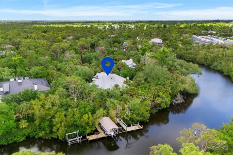 Casa en venta en Estero, Florida, 5 dormitorios, 371.61 m2 № 1697941 - foto 5