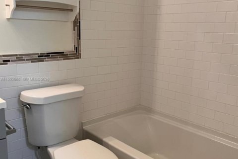 Купить виллу или дом в Виро-Бич, Флорида 2 спальни, 104.05м2, № 2052622 - фото 19