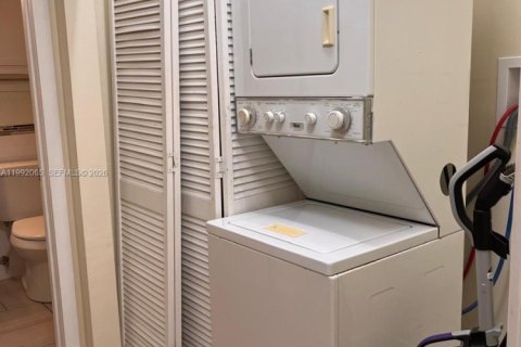 Купить виллу или дом в Виро-Бич, Флорида 2 спальни, 104.05м2, № 2052622 - фото 21