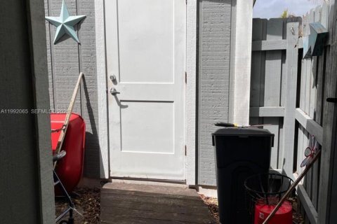 Купить виллу или дом в Виро-Бич, Флорида 2 спальни, 104.05м2, № 2052622 - фото 6