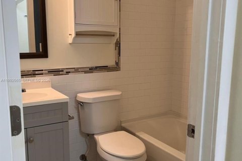 Купить виллу или дом в Виро-Бич, Флорида 2 спальни, 104.05м2, № 2052622 - фото 17