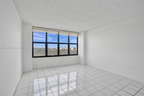 Copropriété à vendre à Hallandale Beach, Floride: 1 chambre, 88.26 m2 № 1977378 - photo 17