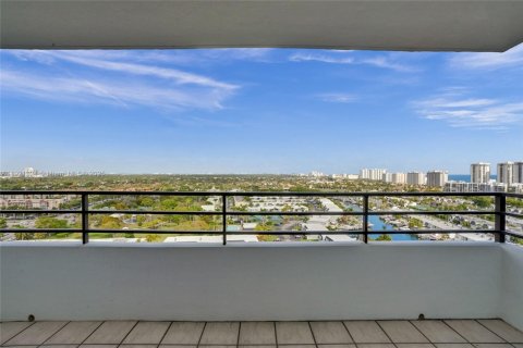 Copropriété à vendre à Hallandale Beach, Floride: 1 chambre, 88.26 m2 № 1977378 - photo 12