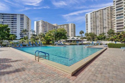 Copropriété à vendre à Hallandale Beach, Floride: 1 chambre, 88.26 m2 № 1977378 - photo 26