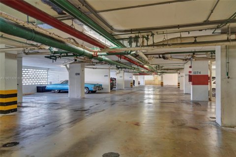 Copropriété à vendre à Hallandale Beach, Floride: 1 chambre, 88.26 m2 № 1977378 - photo 25