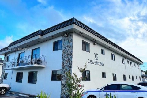 Снять в аренду квартиру в Хайалиа, Флорида 2 спальни, 78.97м2, № 2047988 - фото 5