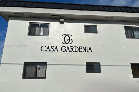 Снять в аренду квартиру в Хайалиа, Флорида 2 спальни, 78.97м2, № 2047988 - фото 9