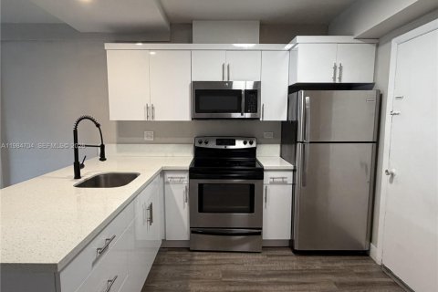 Квартира в Хайалиа, Флорида 2 спальни, 78.97м2 № 2047988