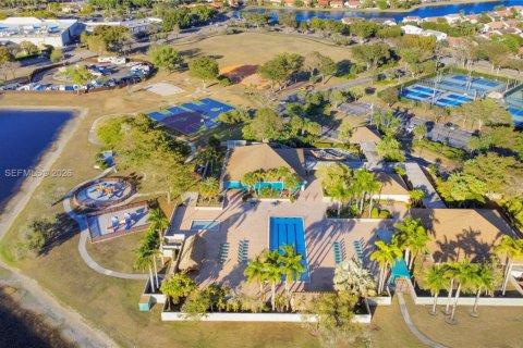 Condominio en venta en Miami, Florida, 3 dormitorios, 99.41 m2 № 2033478 - foto 8