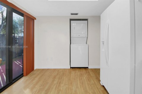 Condominio en venta en Miami, Florida, 3 dormitorios, 99.41 m2 № 2033478 - foto 16