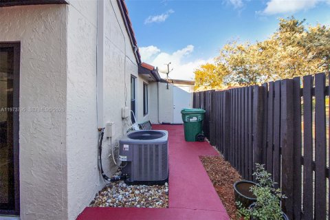 Condominio en venta en Miami, Florida, 3 dormitorios, 99.41 m2 № 2033478 - foto 28