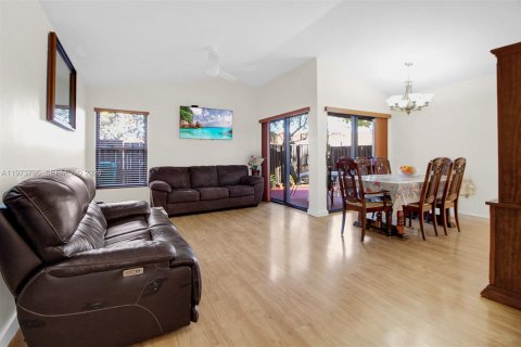 Condominio en venta en Miami, Florida, 3 dormitorios, 99.41 m2 № 2033478 - foto 11