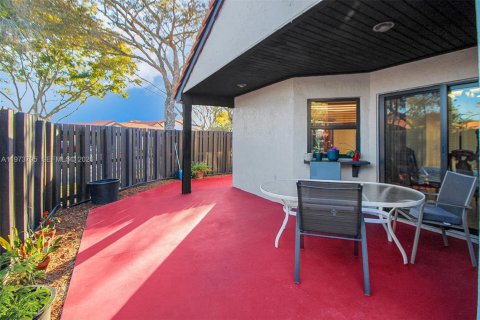 Condominio en venta en Miami, Florida, 3 dormitorios, 99.41 m2 № 2033478 - foto 27