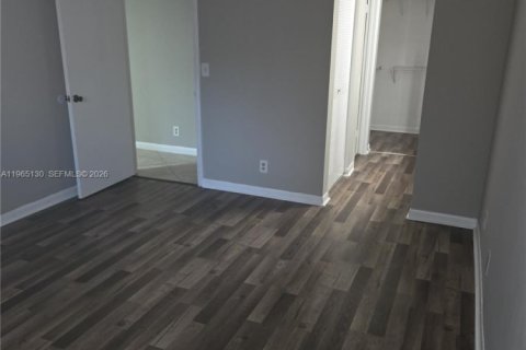 Condominio en alquiler en Coral Springs, Florida, 1 dormitorio, 65.03 m2 № 2026473 - foto 6