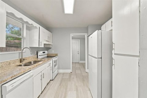 Casa en venta en Orlando, Florida, 3 dormitorios, 93.65 m2 № 2387431 - foto 13