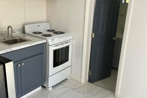 Commercial property in North Lauderdale, Florida 1 bedroom, 110.55 sq.m. № 2390584 - photo 5
