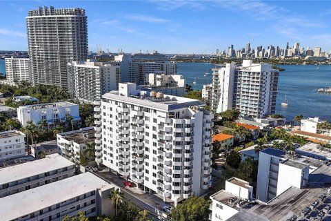 Condo in Miami Beach, Florida, 2 bedrooms № 2039526 - photo 30