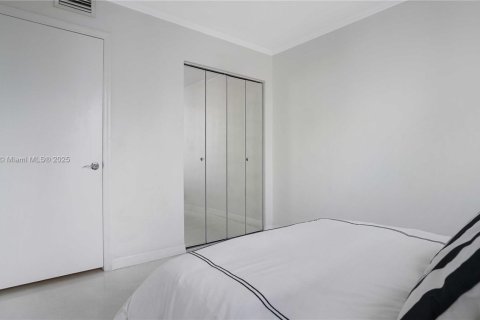 Condo in Miami Beach, Florida, 2 bedrooms № 2039526 - photo 16