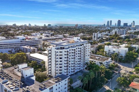 Condo in Miami Beach, Florida, 2 bedrooms № 2039526 - photo 29