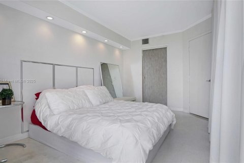 Condo in Miami Beach, Florida, 2 bedrooms № 2039526 - photo 12