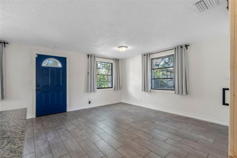 House in Tampa, Florida 3 bedrooms, 117.52 sq.m. № 2239435 - photo 10