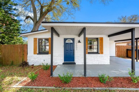 House in Tampa, Florida 3 bedrooms, 117.52 sq.m. № 2239435 - photo 3