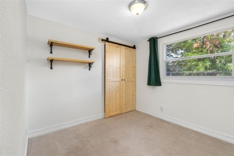 House in Tampa, Florida 3 bedrooms, 117.52 sq.m. № 2239435 - photo 28