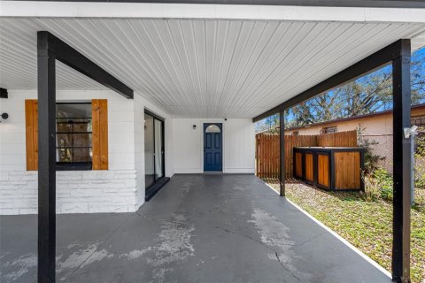 House in Tampa, Florida 3 bedrooms, 117.52 sq.m. № 2239435 - photo 6