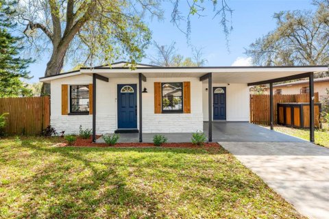 House in Tampa, Florida 3 bedrooms, 117.52 sq.m. № 2239435
