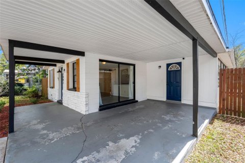 House in Tampa, Florida 3 bedrooms, 117.52 sq.m. № 2239435 - photo 7