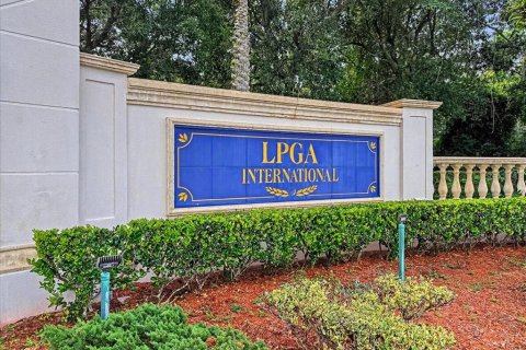 Villa ou maison à vendre à Daytona Beach, Floride: 4 chambres, 204.38 m2 № 2345173 - photo 2