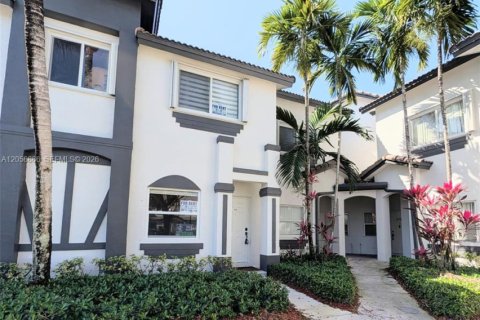Touwnhouse à louer à Homestead, Floride: 3 chambres, 134.89 m2 № 2276889 - photo 2
