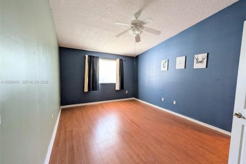 Touwnhouse à louer à Homestead, Floride: 3 chambres, 134.89 m2 № 2276889 - photo 8