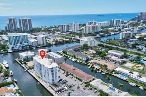 Condo in Fort Lauderdale, Florida, 2 bedrooms  № 2173769 - photo 3