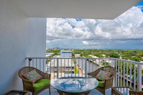 Condo in Fort Lauderdale, Florida, 2 bedrooms  № 2173769 - photo 11