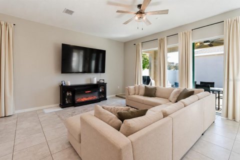 House in Winter Garden, Florida 4 bedrooms, 225.57 sq.m. № 2419003 - photo 6
