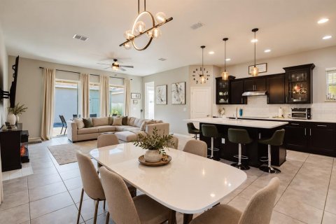 House in Winter Garden, Florida 4 bedrooms, 225.57 sq.m. № 2419003 - photo 5