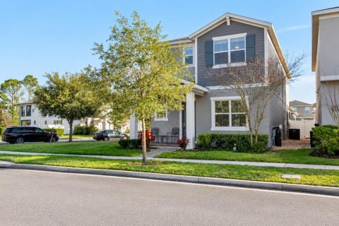House in Winter Garden, Florida 4 bedrooms, 225.57 sq.m. № 2419003 - photo 2