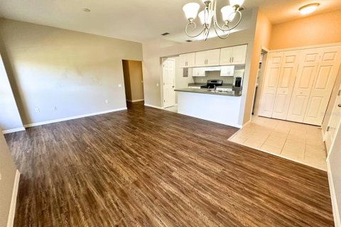 Copropriété à louer à Winter Haven, Floride: 2 chambres, 94.48 m2 № 2122844 - photo 2