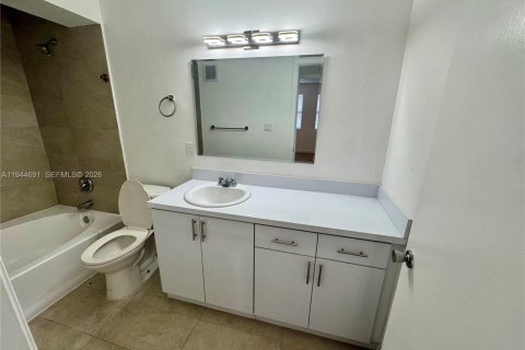 Copropriété à louer à Miami, Floride: 1 chambre, 54.63 m2 № 2001351 - photo 13