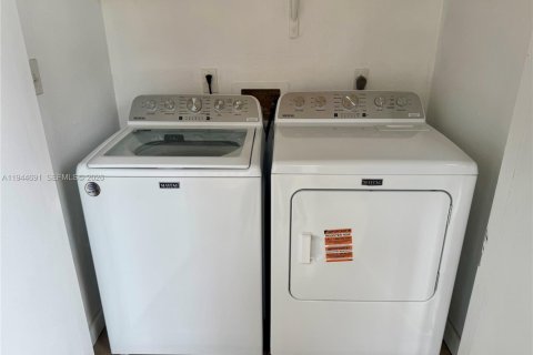 Copropriété à louer à Miami, Floride: 1 chambre, 54.63 m2 № 2001351 - photo 17