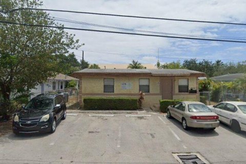 Commercial property in Pompano Beach, Florida 133.78 sq.m. № 2176258