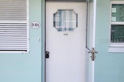 Снять в аренду кондоминиум в Нью-Смирна-Бич, Флорида 3 комнаты, 89м2, № 518266 - фото 1