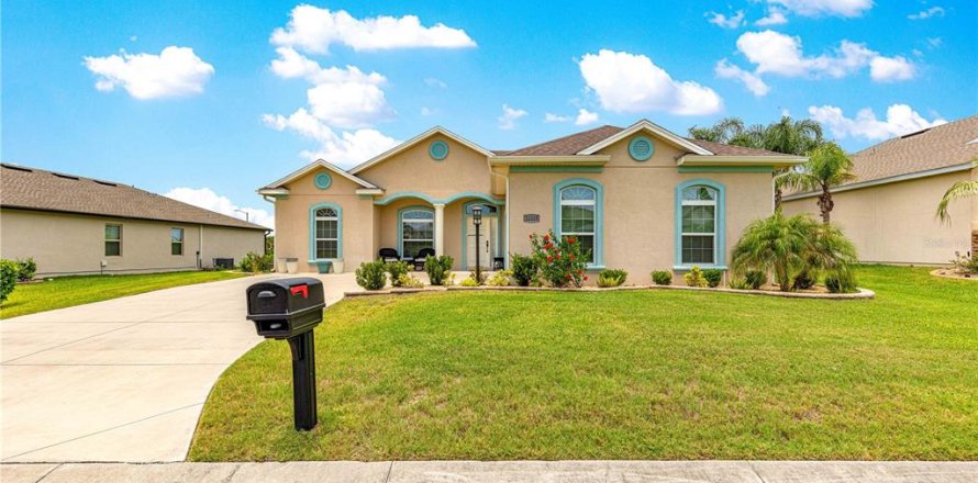 Casa en Summerfield, Florida 3 dormitorios, 172.61 m2 № 1789548