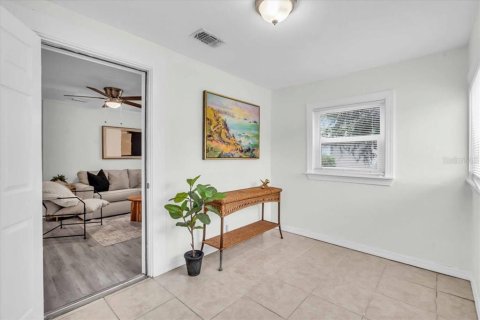 House in Saint Petersburg, Florida 2 bedrooms, 93.55 sq.m. № 1873433 - photo 7