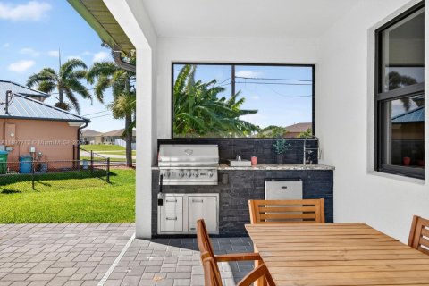 House in Cape Coral, Florida 4 bedrooms № 2190018 - photo 27